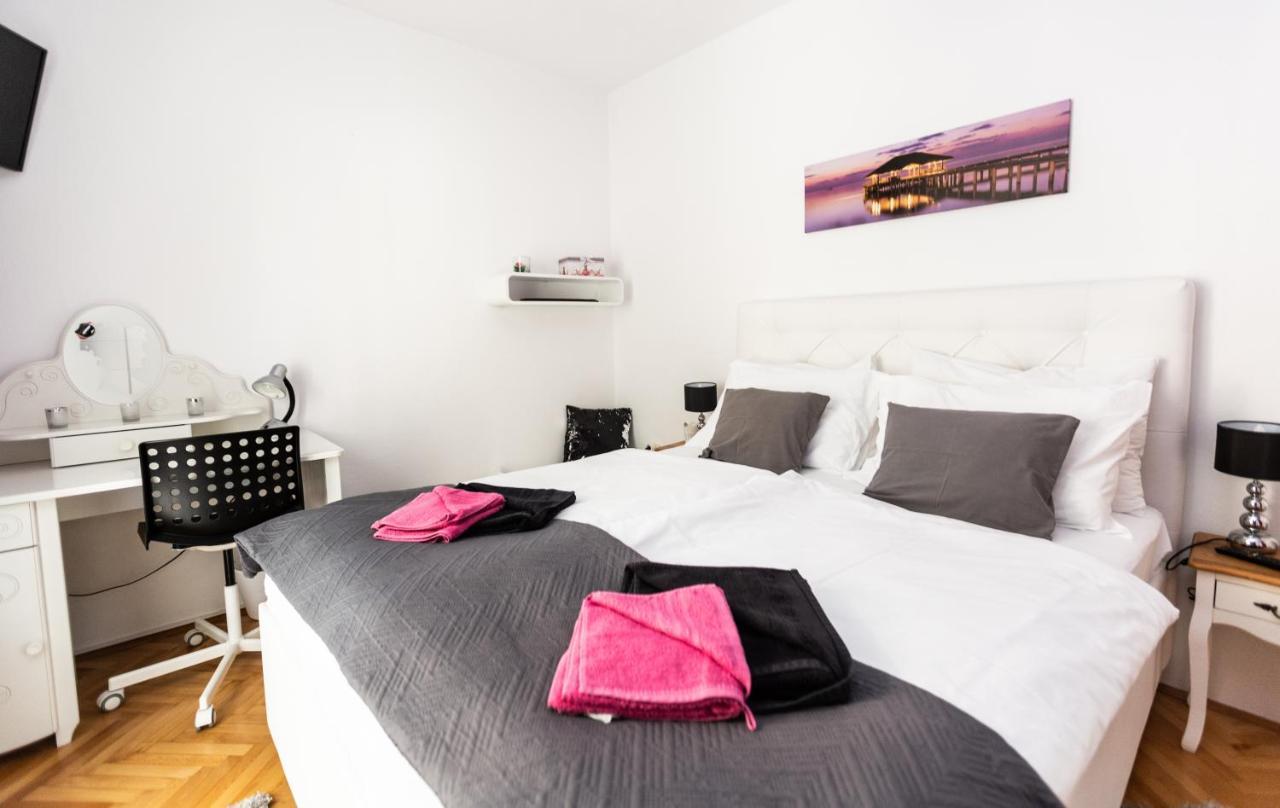 Luxury Apartments Mia Подстрана Екстер'єр фото
